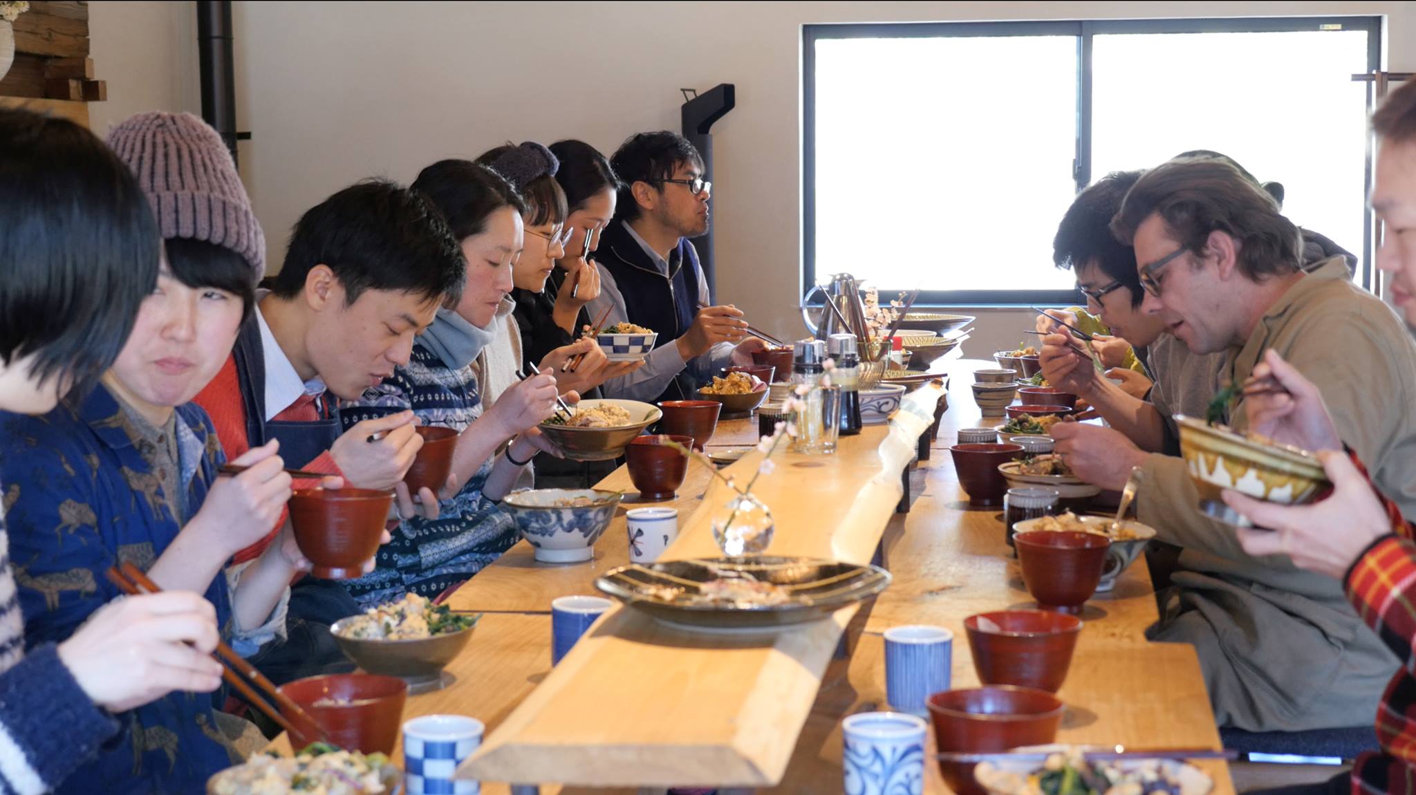 お隣のWEEK神山で昼食。期間中は何度か全員で食事をしました。